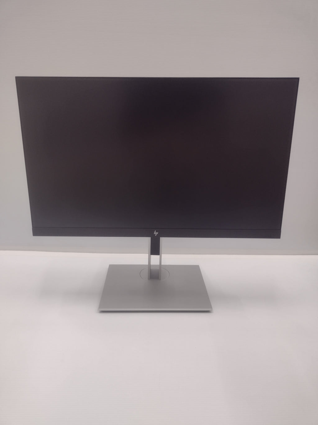 HP E24 G4 24" FHD Monitor 1920 x 1080 (manufactured 1/22) w/HP Eye Ease