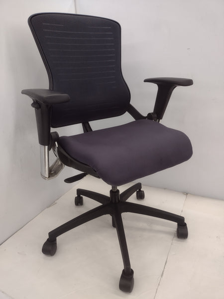 Pre-Owned Office Master Swivel Chair by OM5 – Value Office