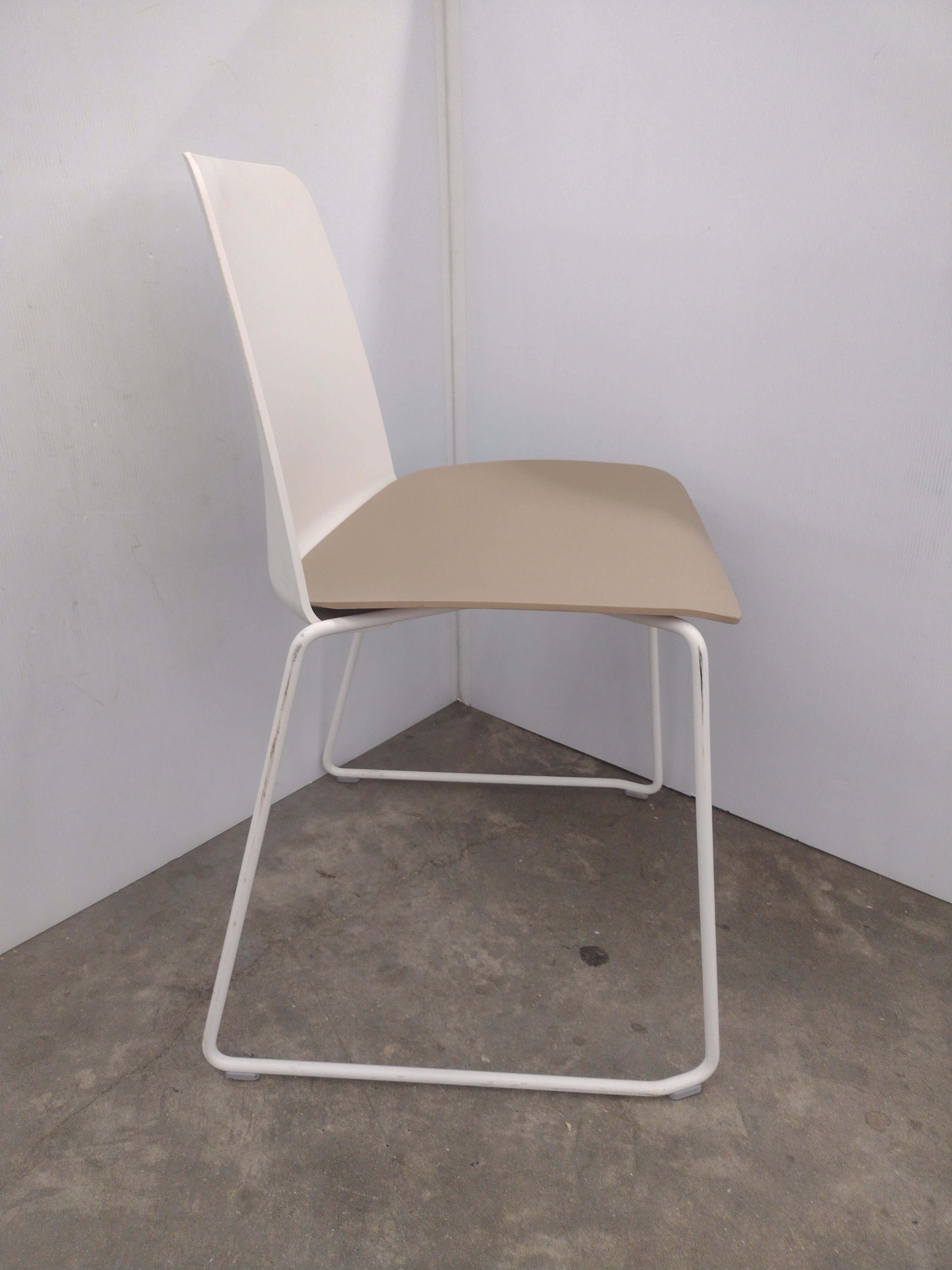 Pre-Owned InClass Guest Chair
