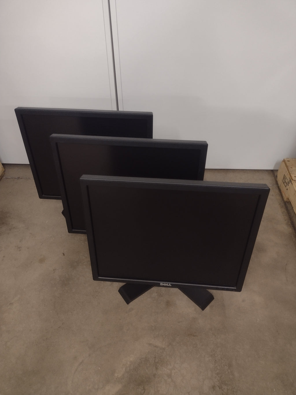 **LOT OF 3** -- DELL E190Sf 19" 1280 x 1024 75 Hz 5 ms 5:4 LCD Monitors