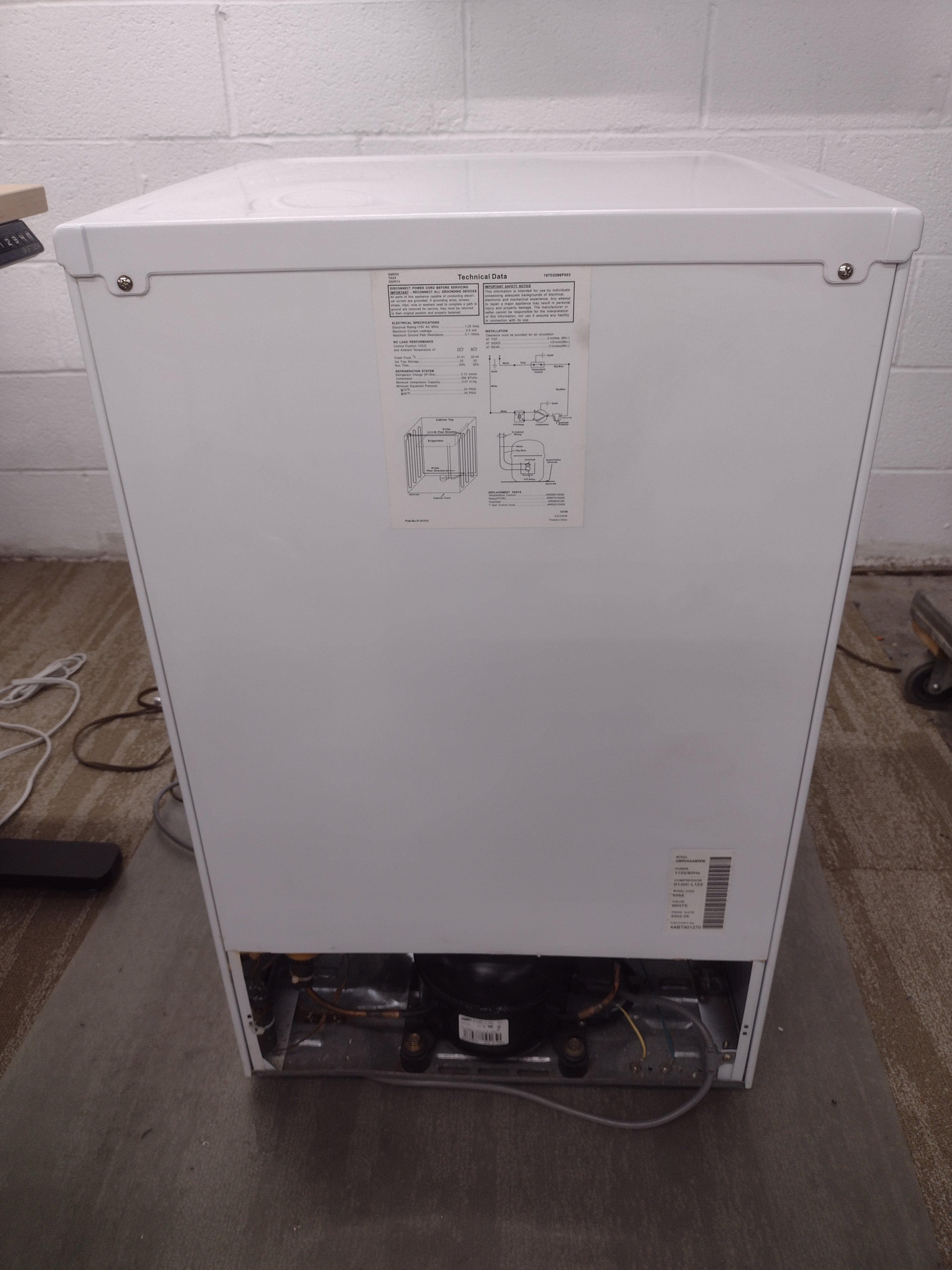 GE Spacemaker GMR04AAMWW 4.4 Cubic Foot Compact Refrigerator (no ice cube tray)