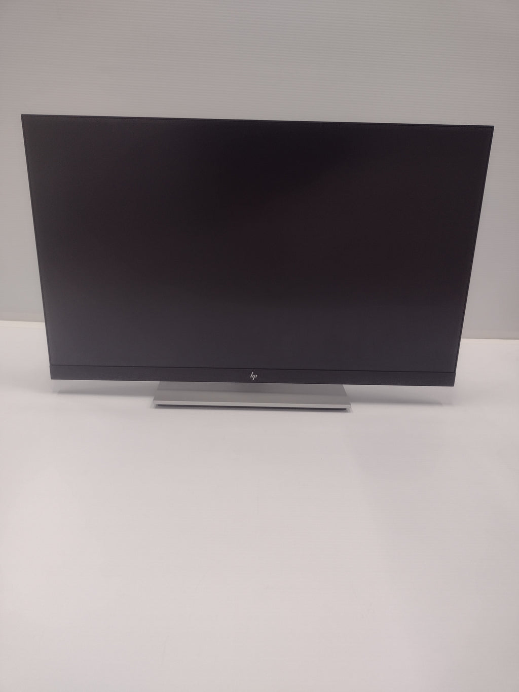 HP E24 G4 24" FHD Monitor 1920 x 1080 (manufactured 1/22) w/HP Eye Ease