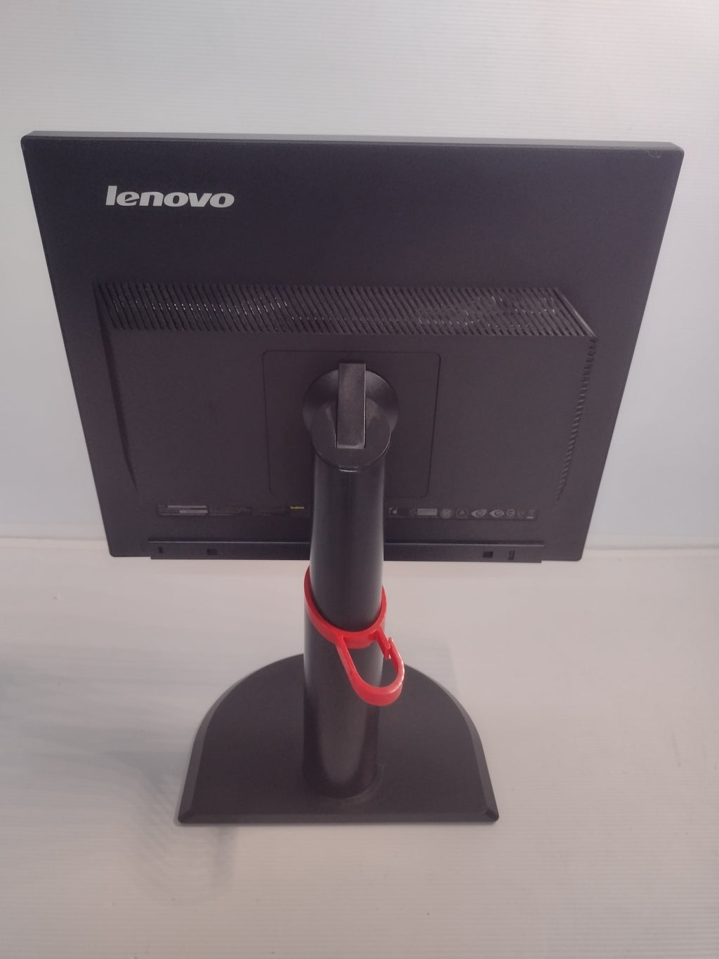 Lenovo ThinkVision 19" 1280 x 1024 LED Backlit IPS LCD LT1913pA Monitor