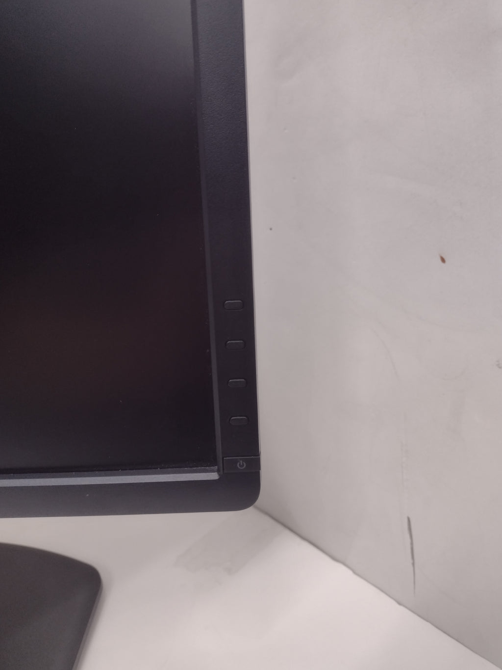 Dell P2213f 22" 1680 x 1050 60Hz 5ms LCD 16:10 Widescreen Monitor
