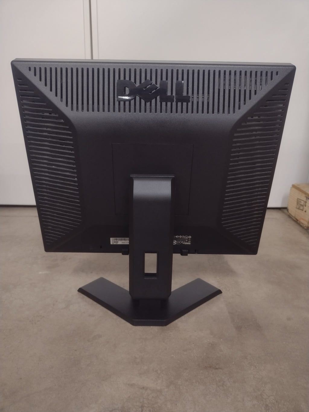 **LOT OF 3** -- DELL E190Sf 19" 1280 x 1024 75 Hz 5 ms 5:4 LCD Monitors