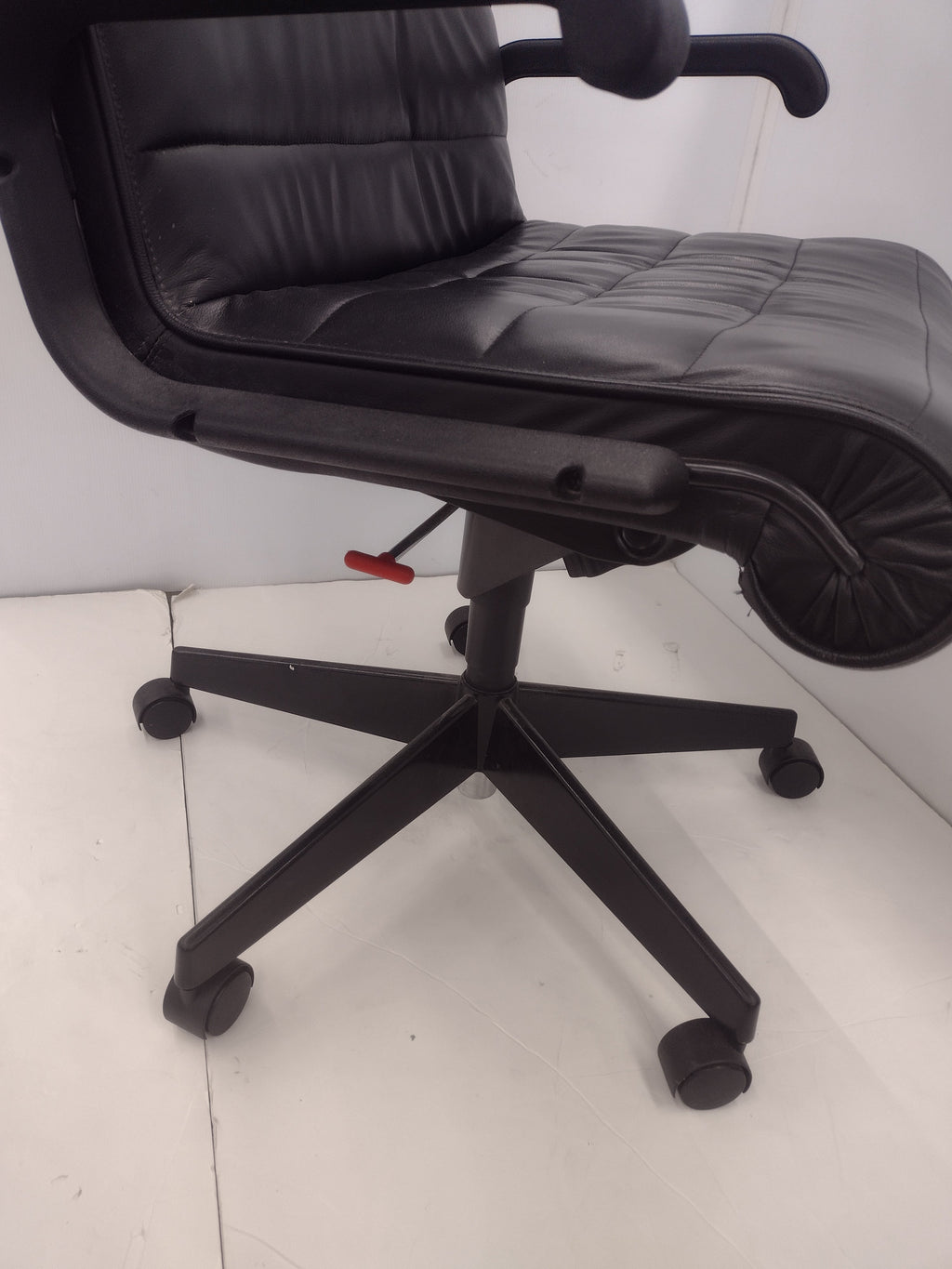 Pre-owned Knoll Sapper Executive High Back Chair