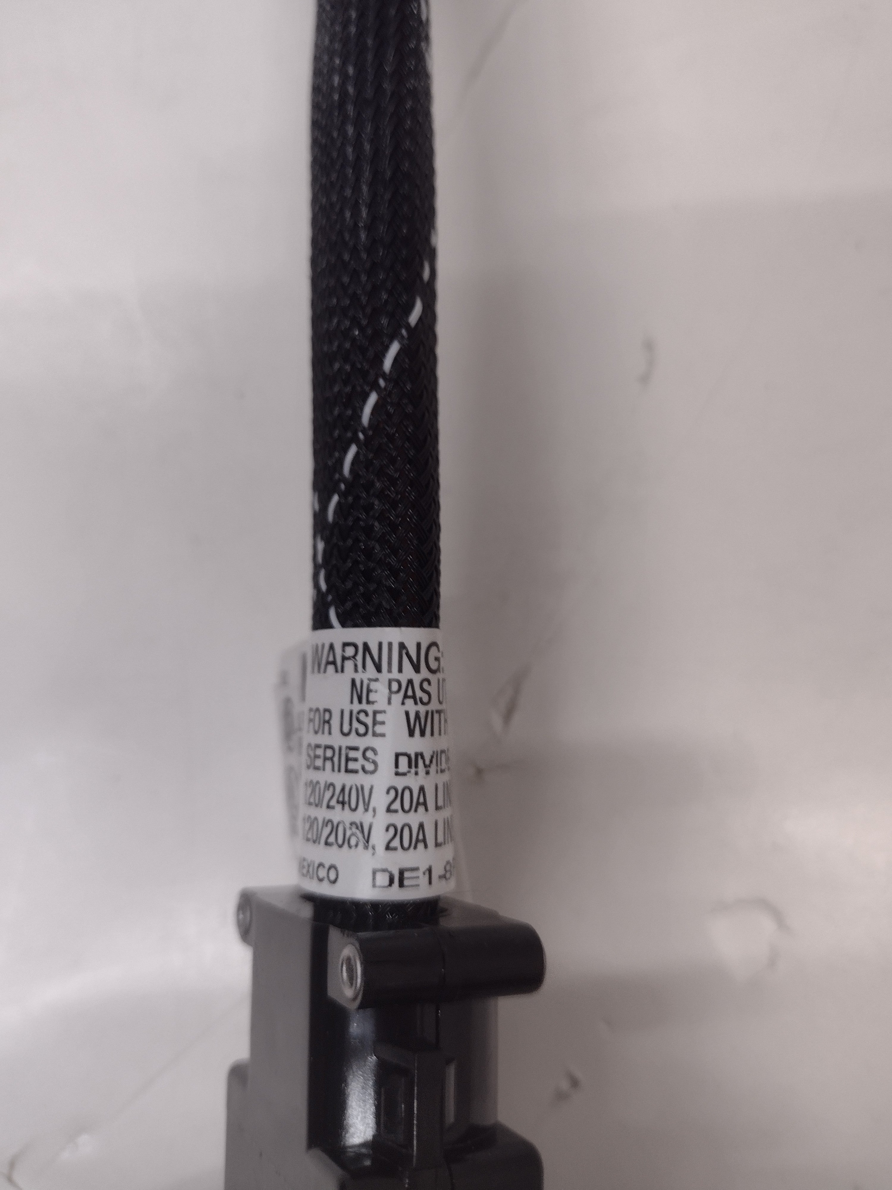 Knoll 12" DE1-8PCNPM Power Connector/jumper (module-to-module) for Cubicles