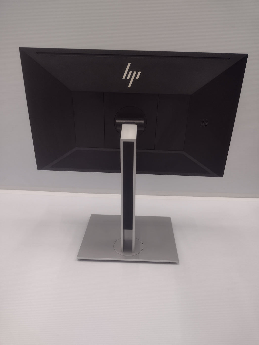 HP E24 G4 24" FHD Monitor 1920 x 1080 (manufactured 1/22) w/HP Eye Ease