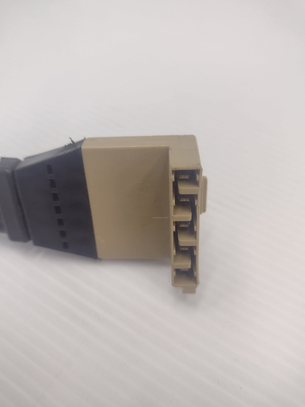 Steelcase FPW336 3-Circuit Powerway for 36" Steelcase Cubicle Panels