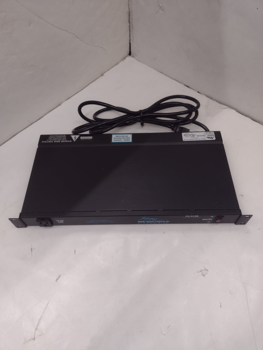 Middle Atlantic PD-915R 9 Outlet 15 A Rackmount Power Distribution Unit