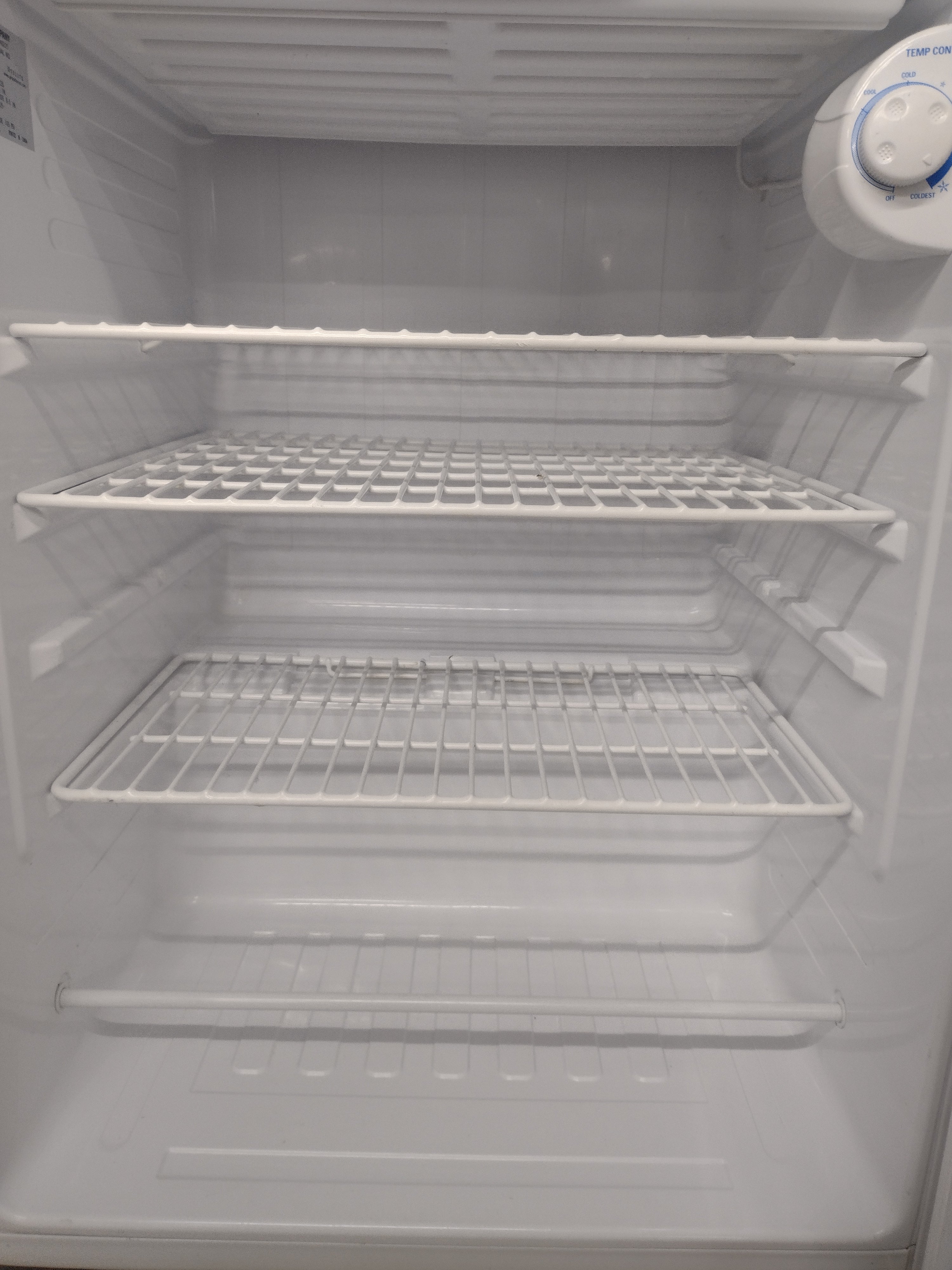 GE Spacemaker GMR04AAMWW 4.4 Cubic Foot Compact Refrigerator (no ice cube tray)