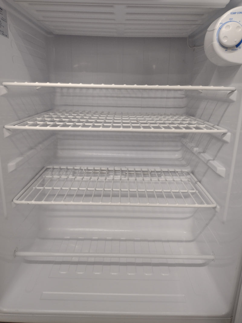 GE Spacemaker GMR04AAMWW 4.4 Cubic Foot Compact Refrigerator (no ice cube tray)