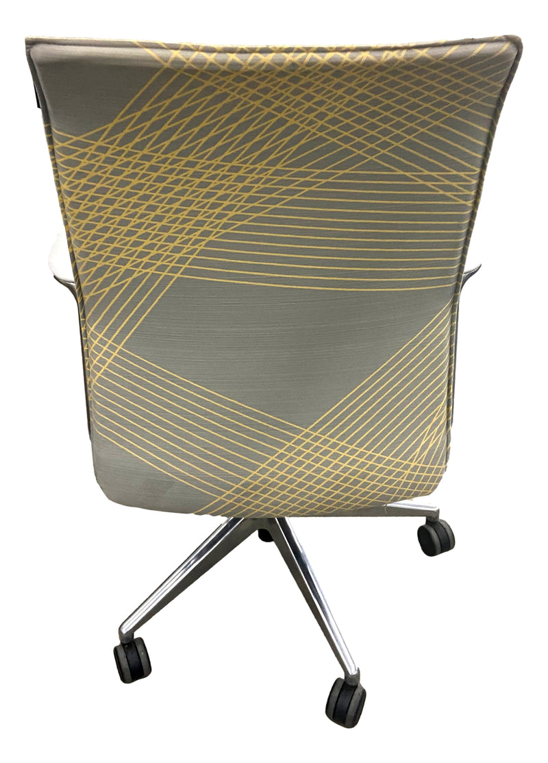 Pre-Owned AllSeating Swivel Chair