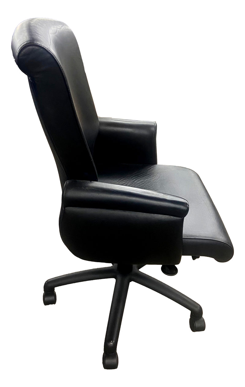 Pre-Owned Leather High-Back Swivel Chair
