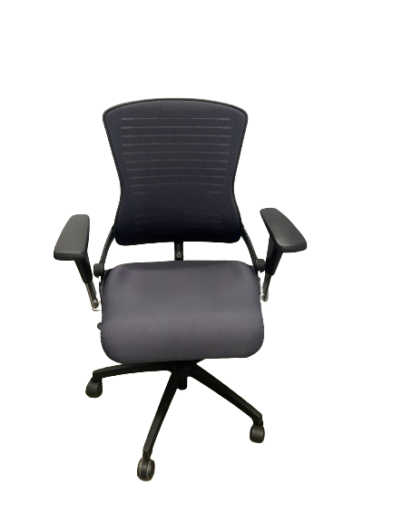 Pre-Owned Office Master Swivel Chair by OM5