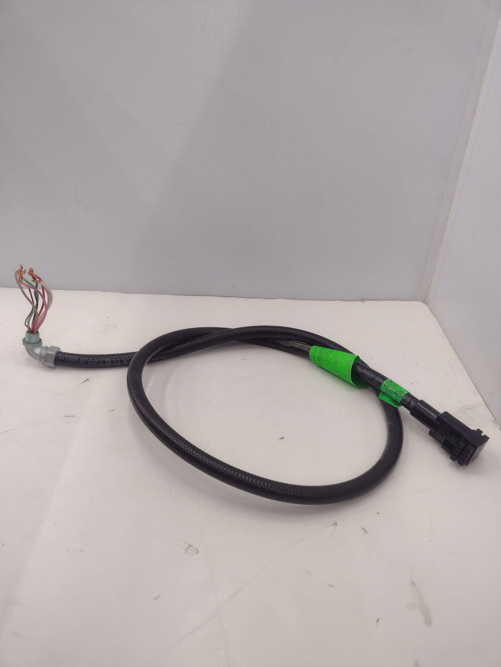 Evolve 72" AVE8FR1 Power Base Entry/Feed/Whip for Evolve Furniture Systems