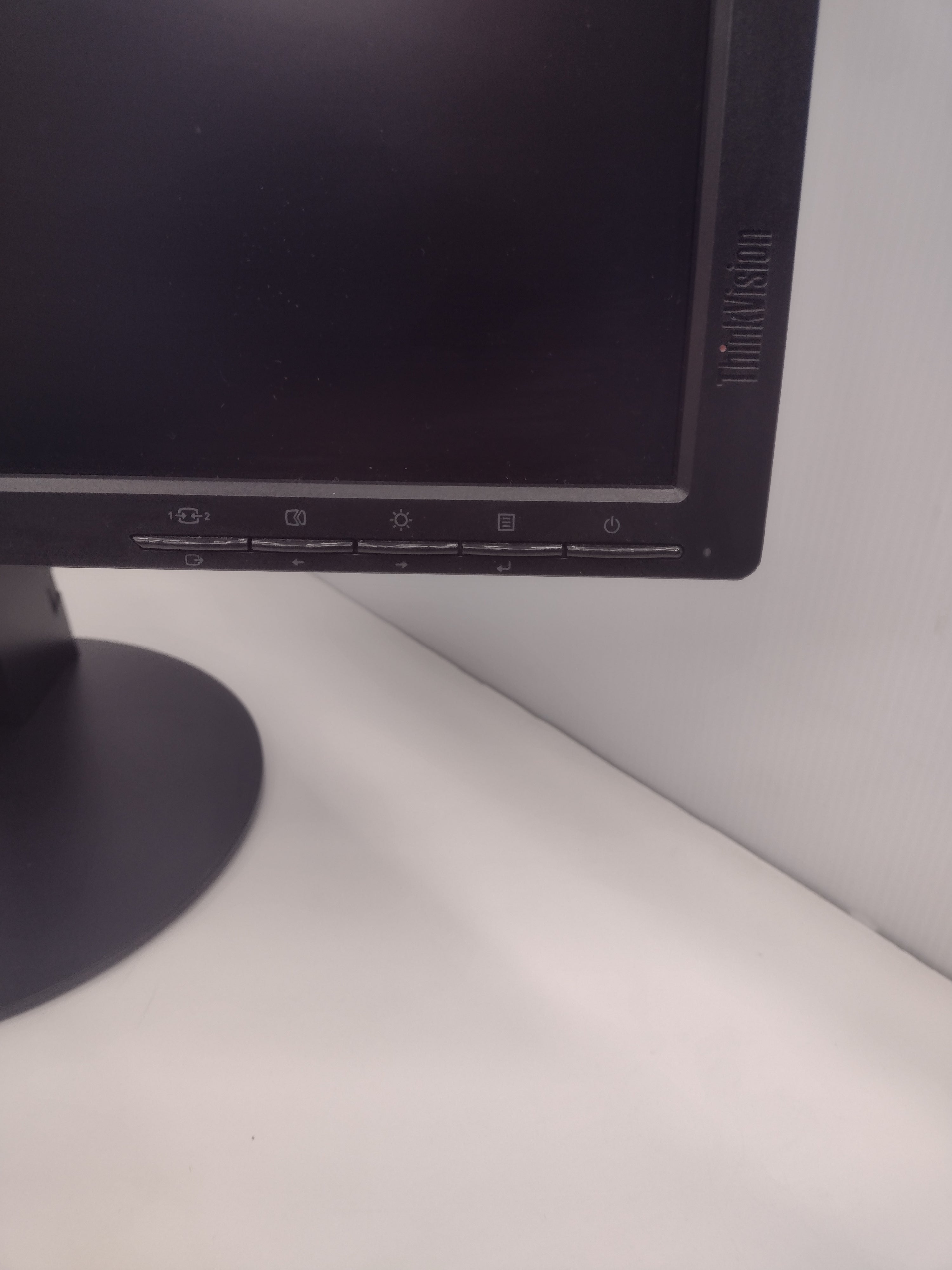 Lenovo ThinkVision T2224pD 22" FHD 1920 x 1080 16:9 LED LCD Monitor