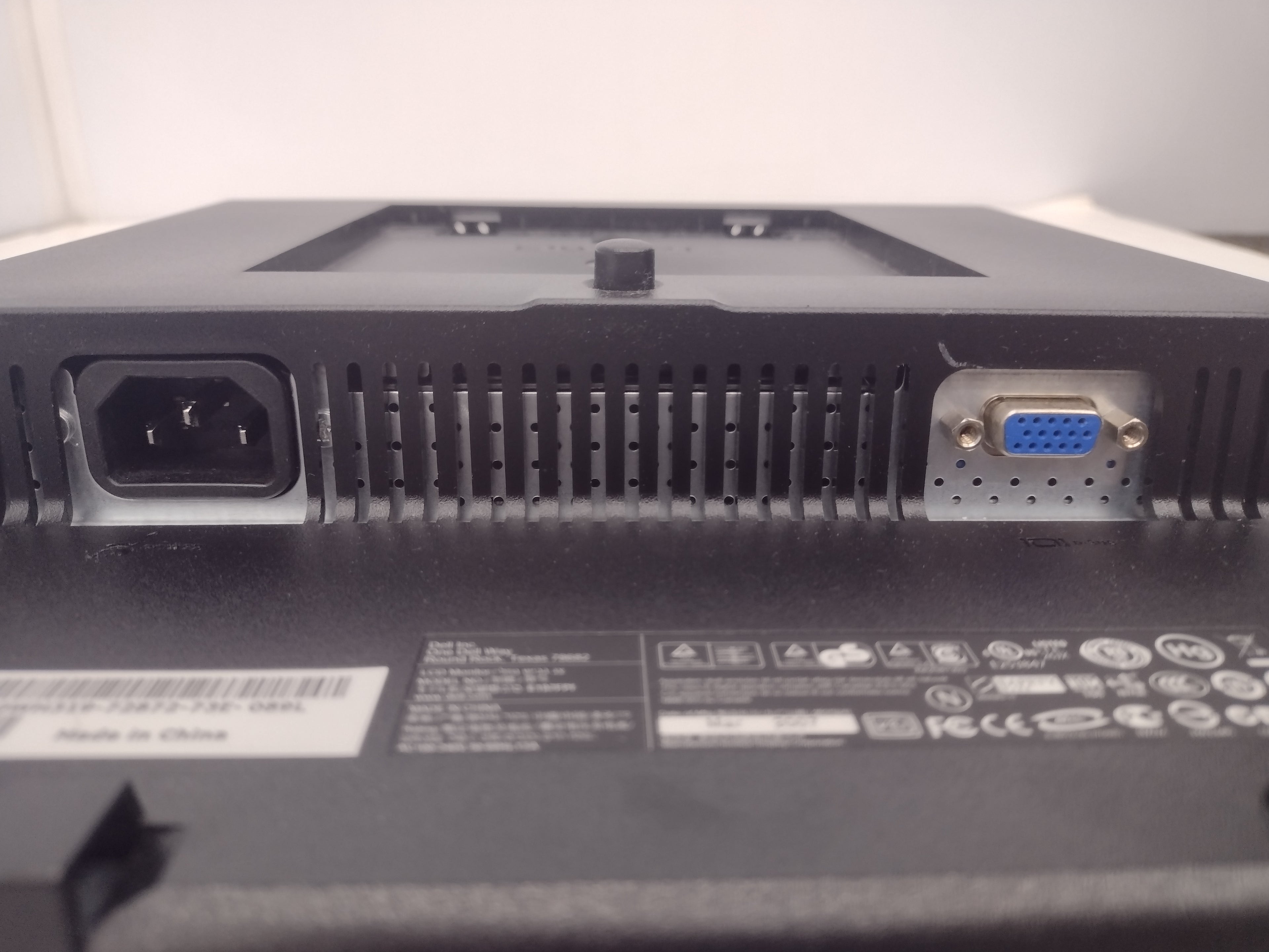 Dell E197FPf 19" 1280 x 1024 LCD Monitor (no stand)