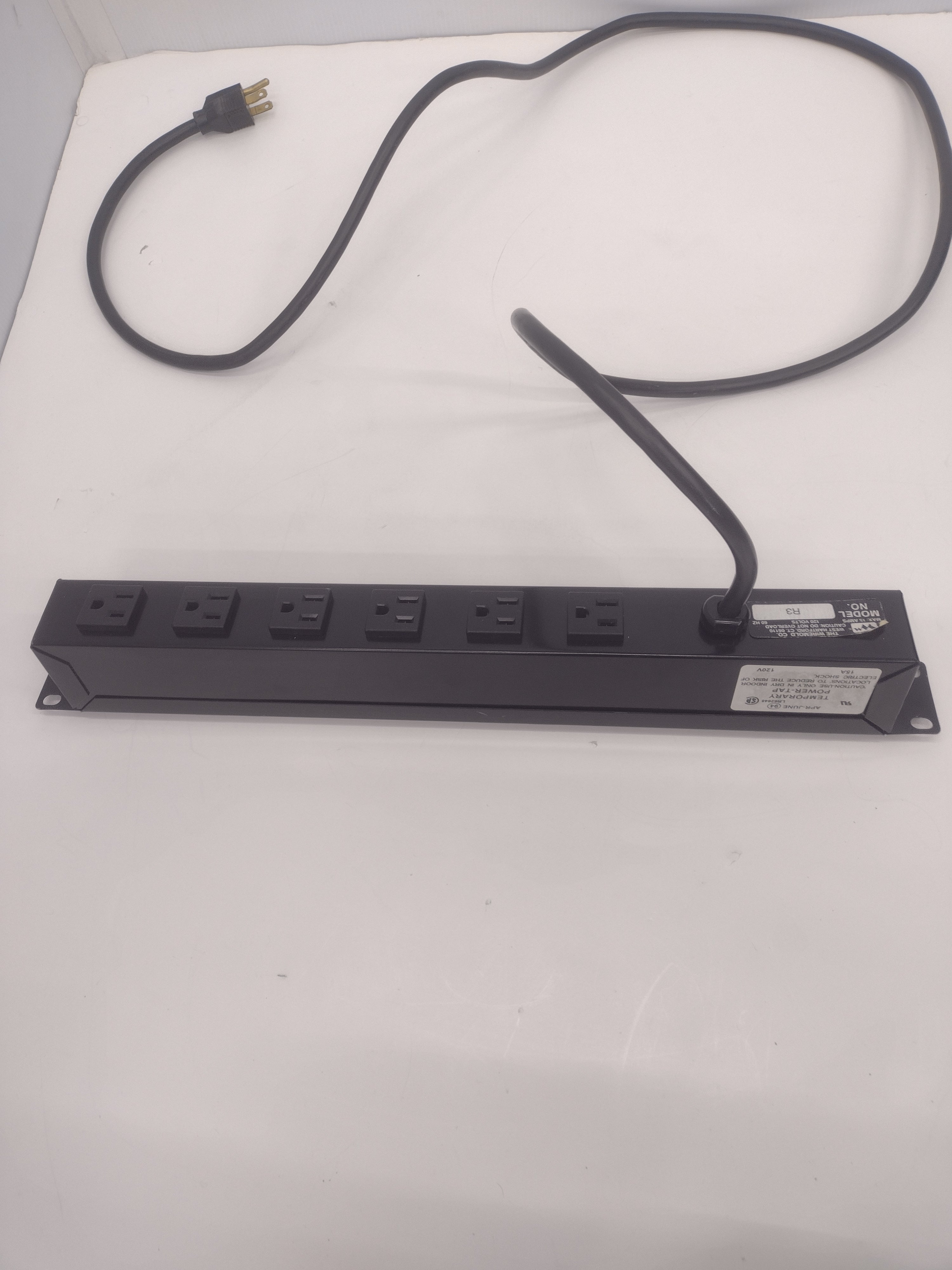 Wiremold R3 Power Tap for Server Racks 15A 120V 60Hz 6ft Power Cord