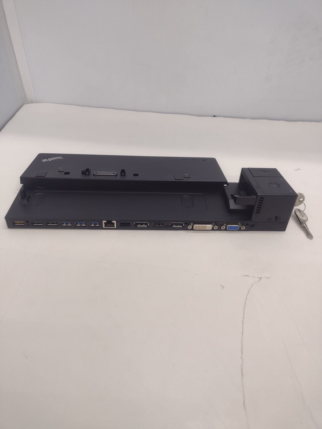 Lenovo ThinkPad 40A2 Ultra Dock 40A2 Laptop Docking Station - no AC adapter