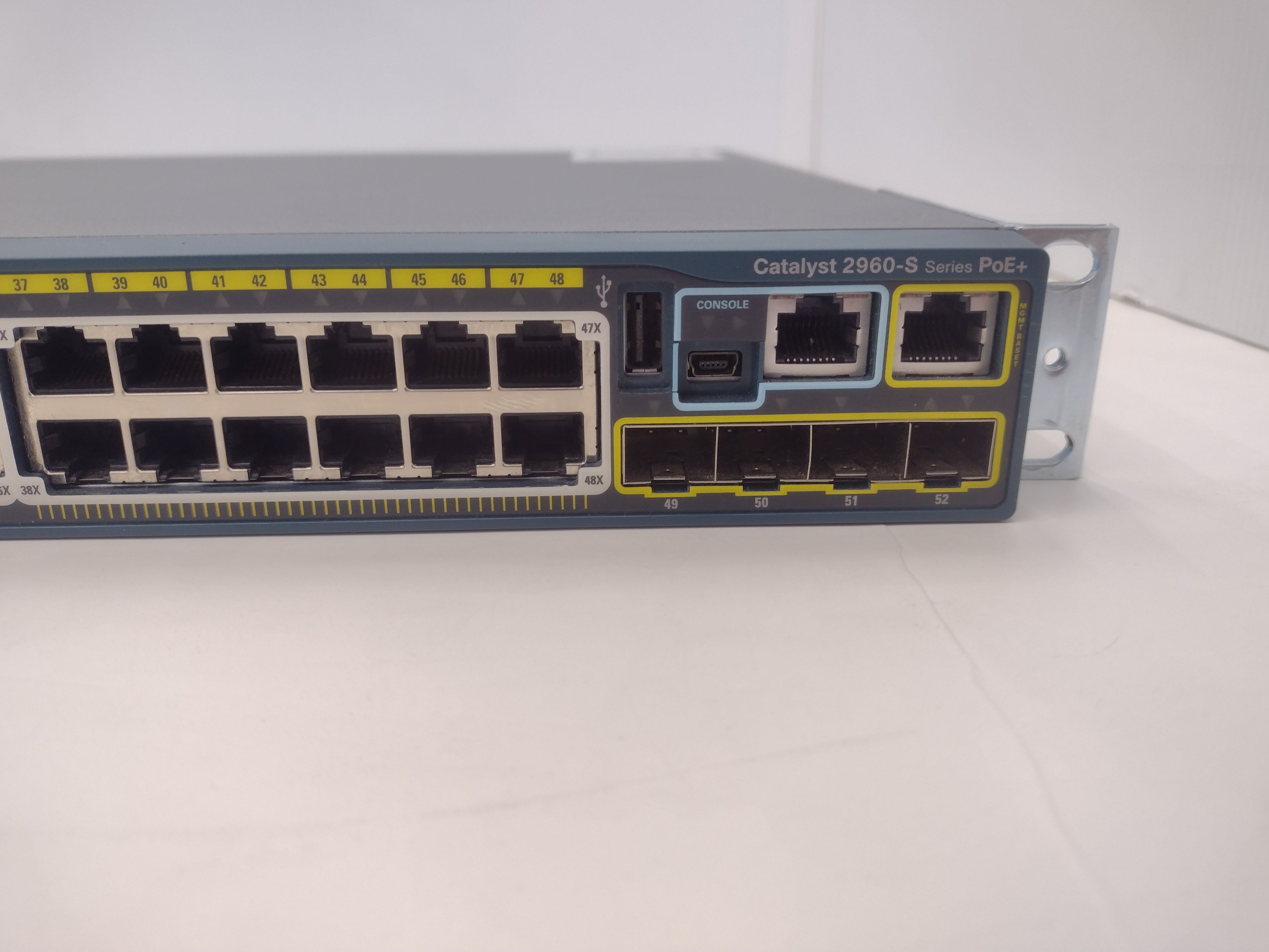 Cisco Catalyst 2960S WS-C2960S-48FPS-L V04 48 Port PoE+ Gigabit Network Switch