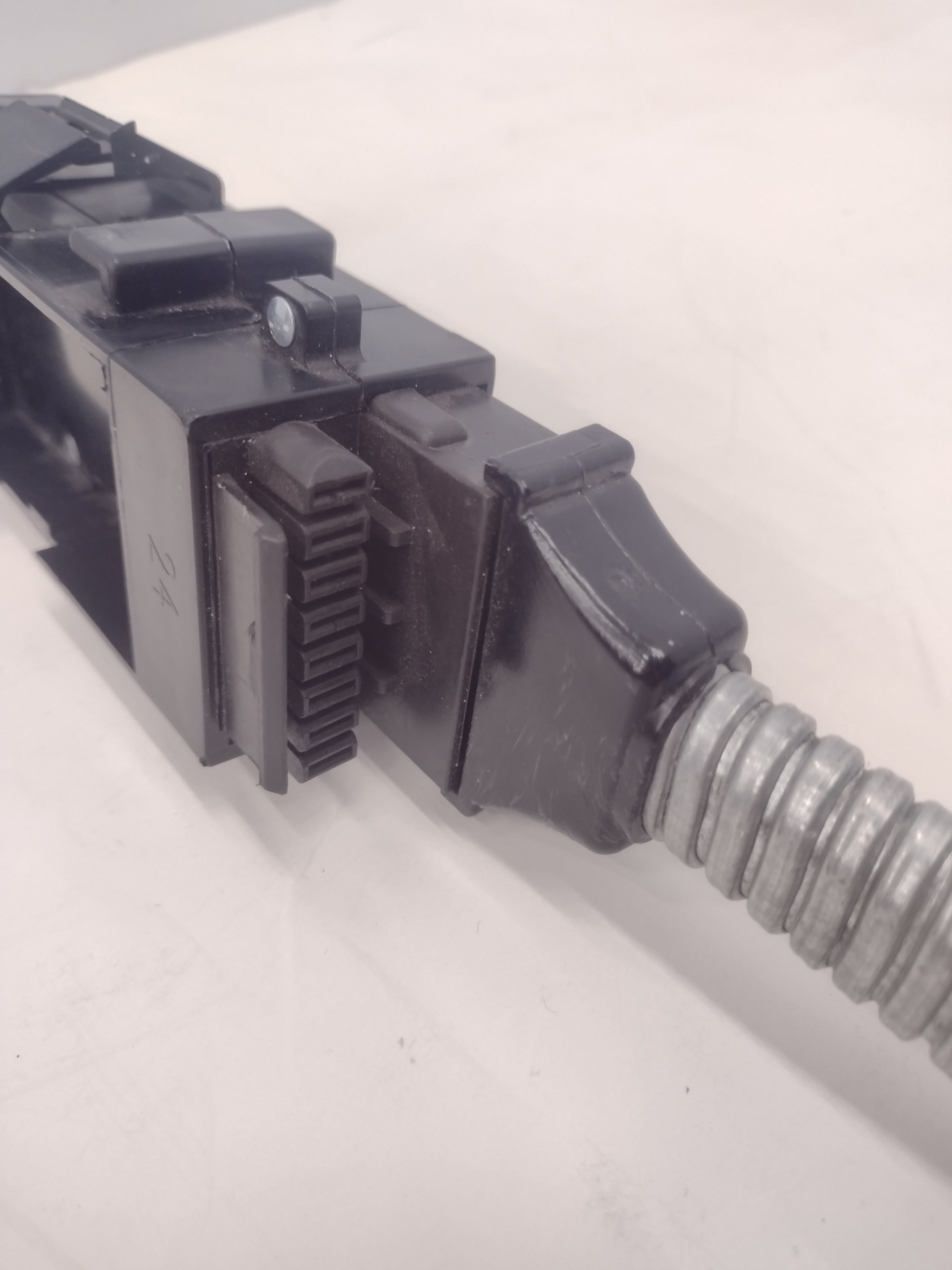 Byrne 24" BE08062-3-2-24 Double Block Raceway/Power Cable for Cubicles