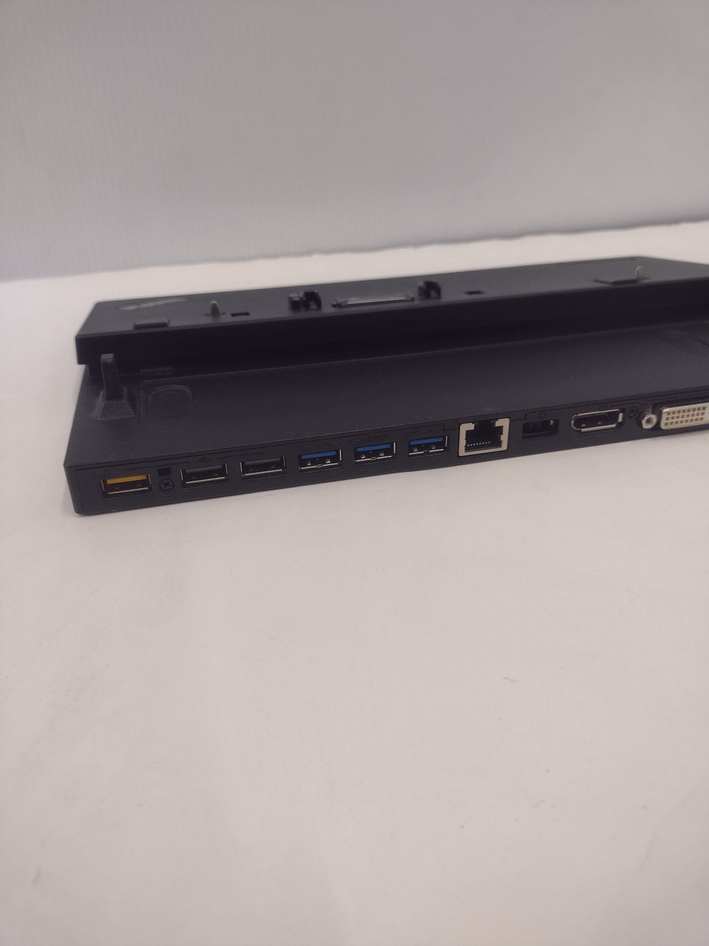 Lenovo ThinkPad 40A1 Pro Dock Laptop Docking Station - no AC adapter
