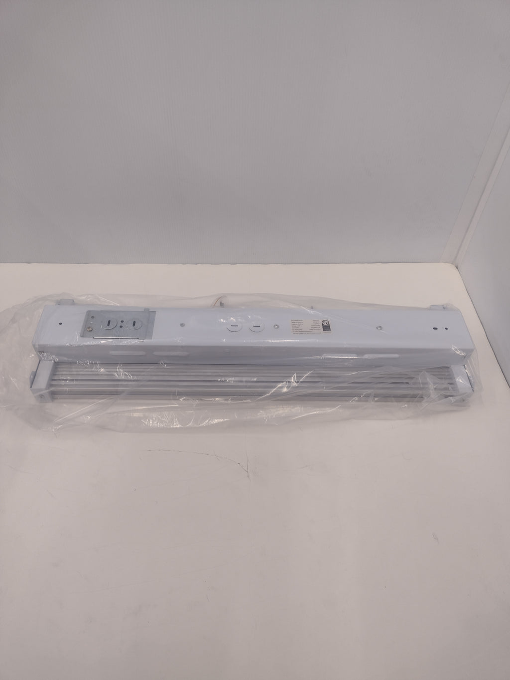 Ion Lighting Distribution 2 ft. LED Linear High Bay (KB2MH-Donna) 105W 5000K-NEW