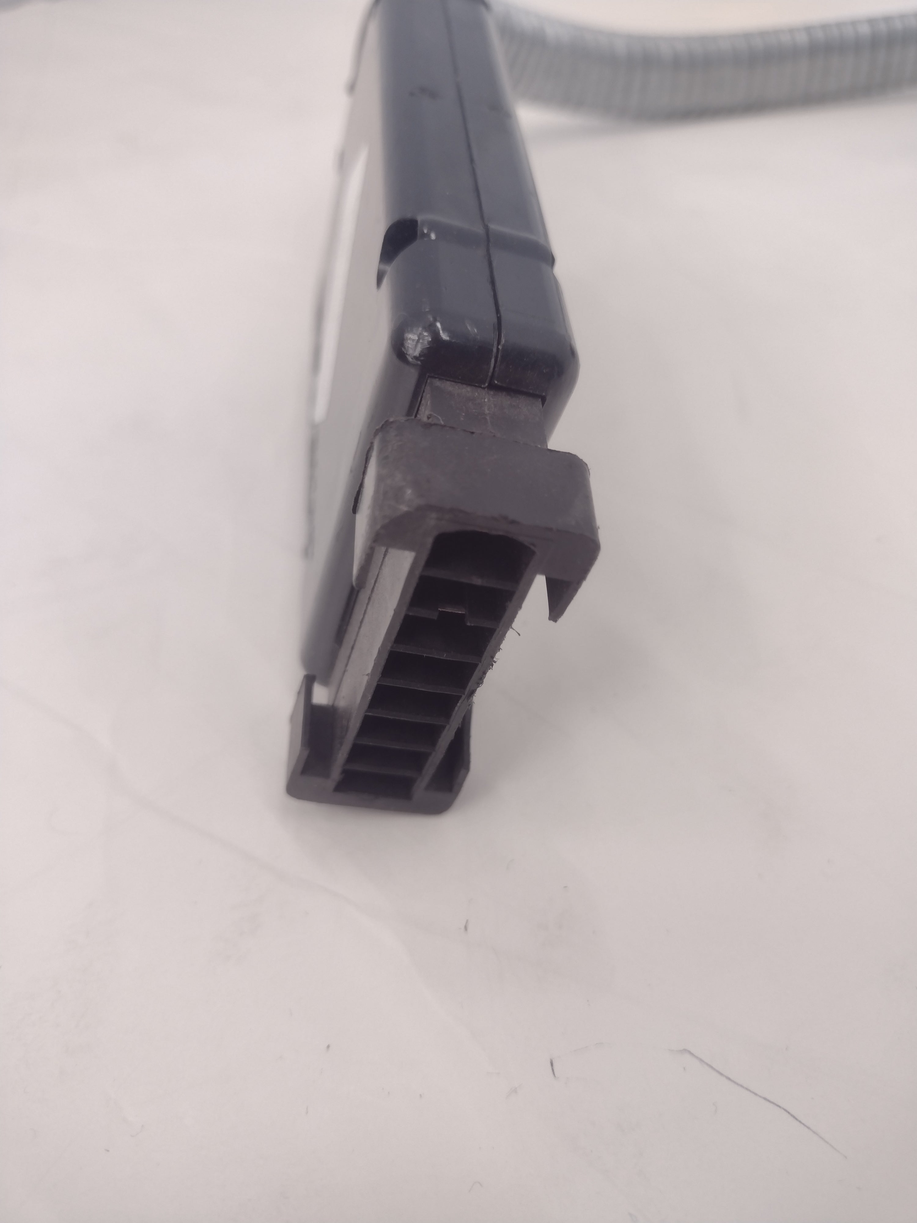 Byrne 24" BE08062-3-2-24 Double Block Raceway/Power Cable for Cubicles