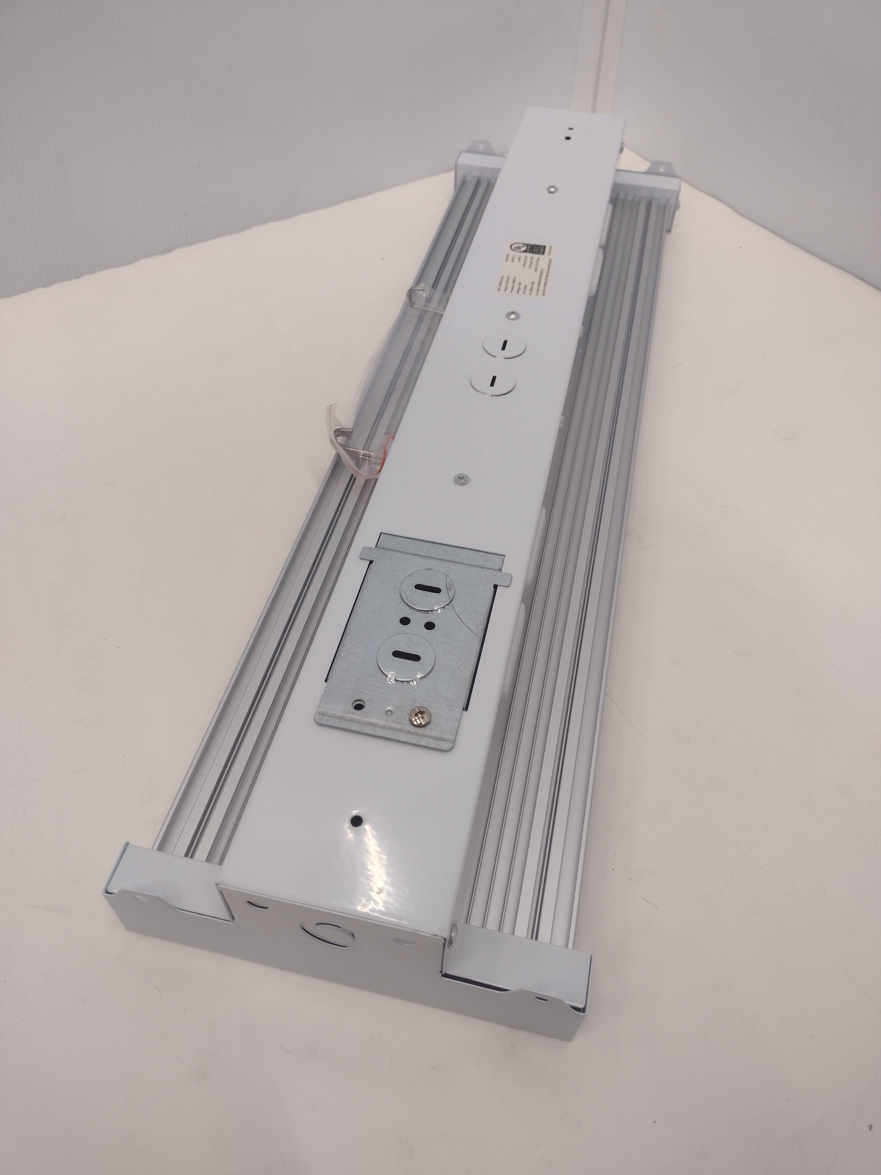 Ion Lighting Distribution 2 ft. LED Linear High Bay (KB2MH-Donna) 105W 5000K-NEW