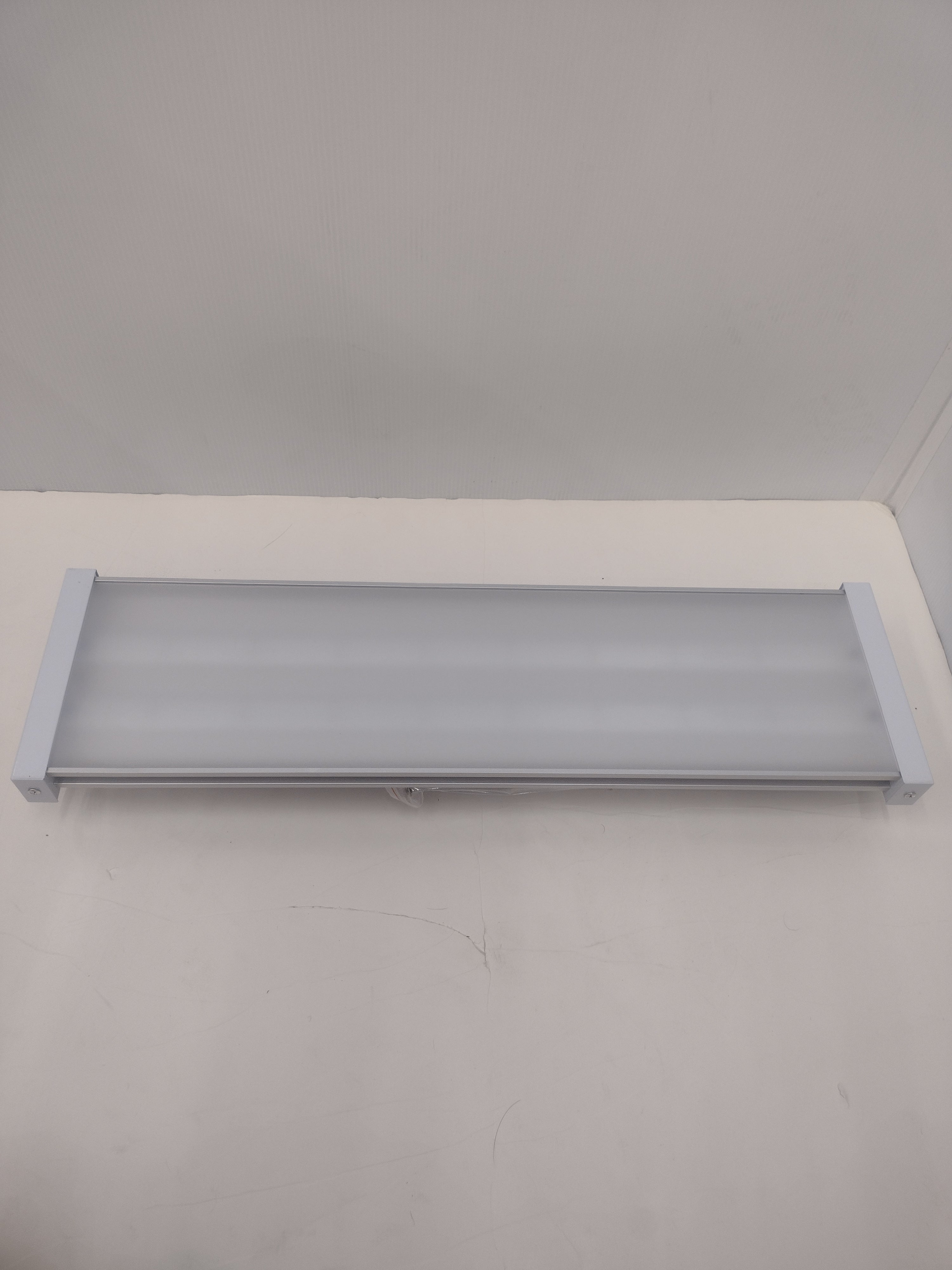 Ion Lighting Distribution 2 ft. LED Linear High Bay (KB2MH-Donna) 105W 5000K-NEW