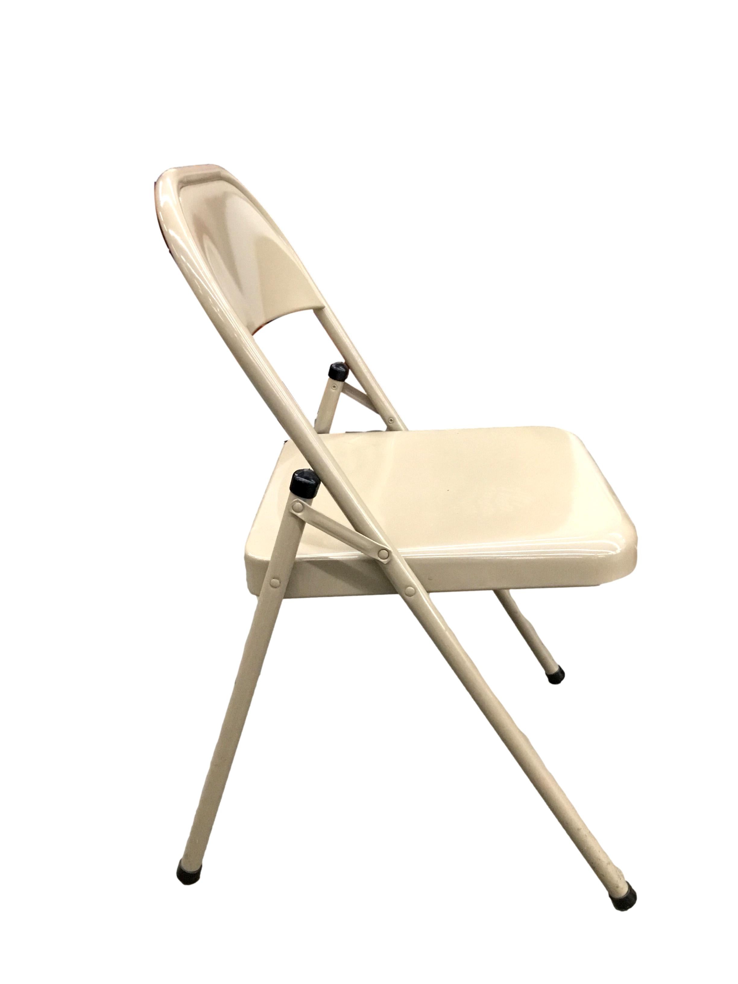 Pre-Owned Beige Metal Folding Chair