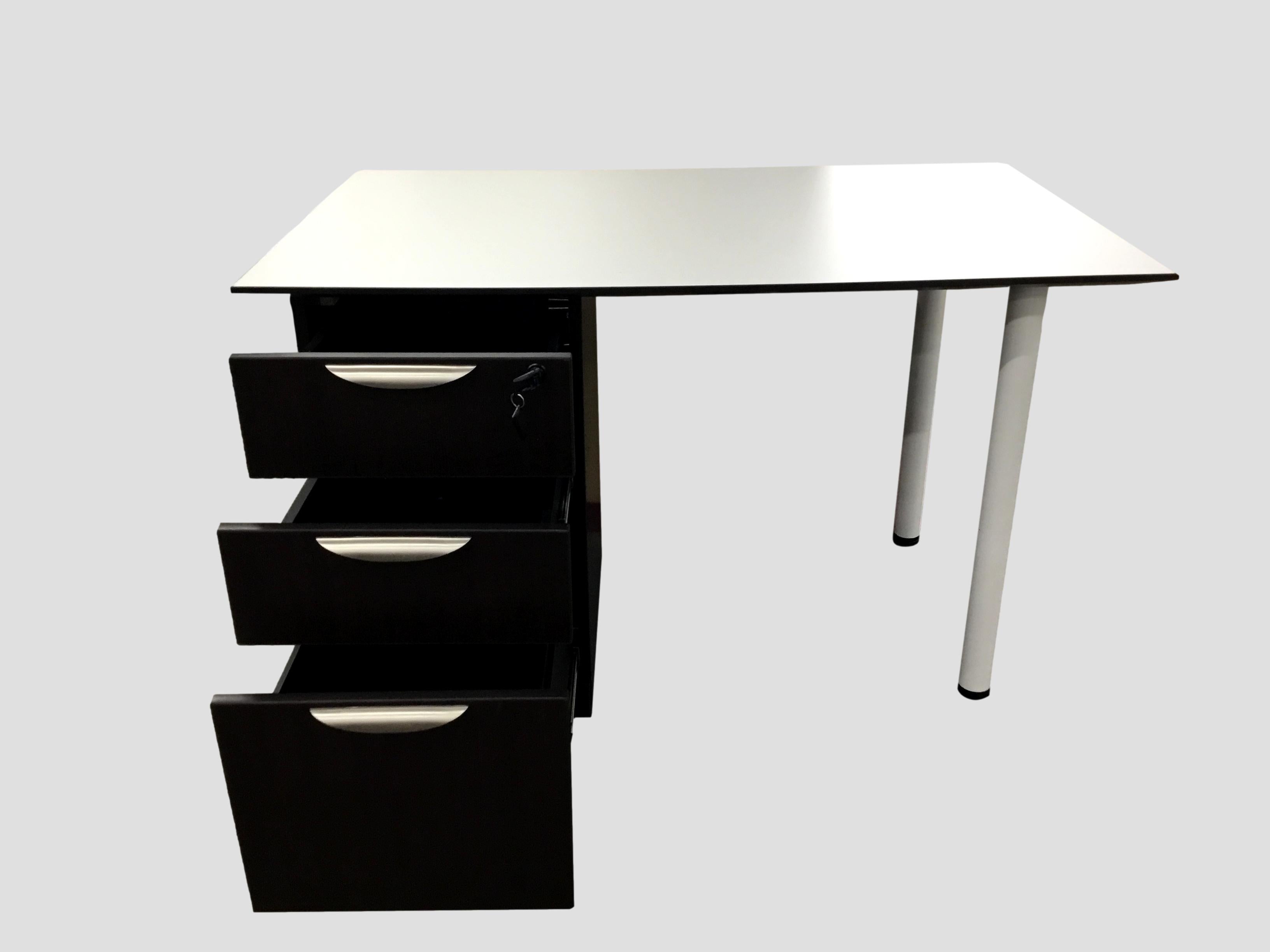 Office Source White/Espresso Beveled Edge Surface With B/B/F Pedestal - 30" x 48"