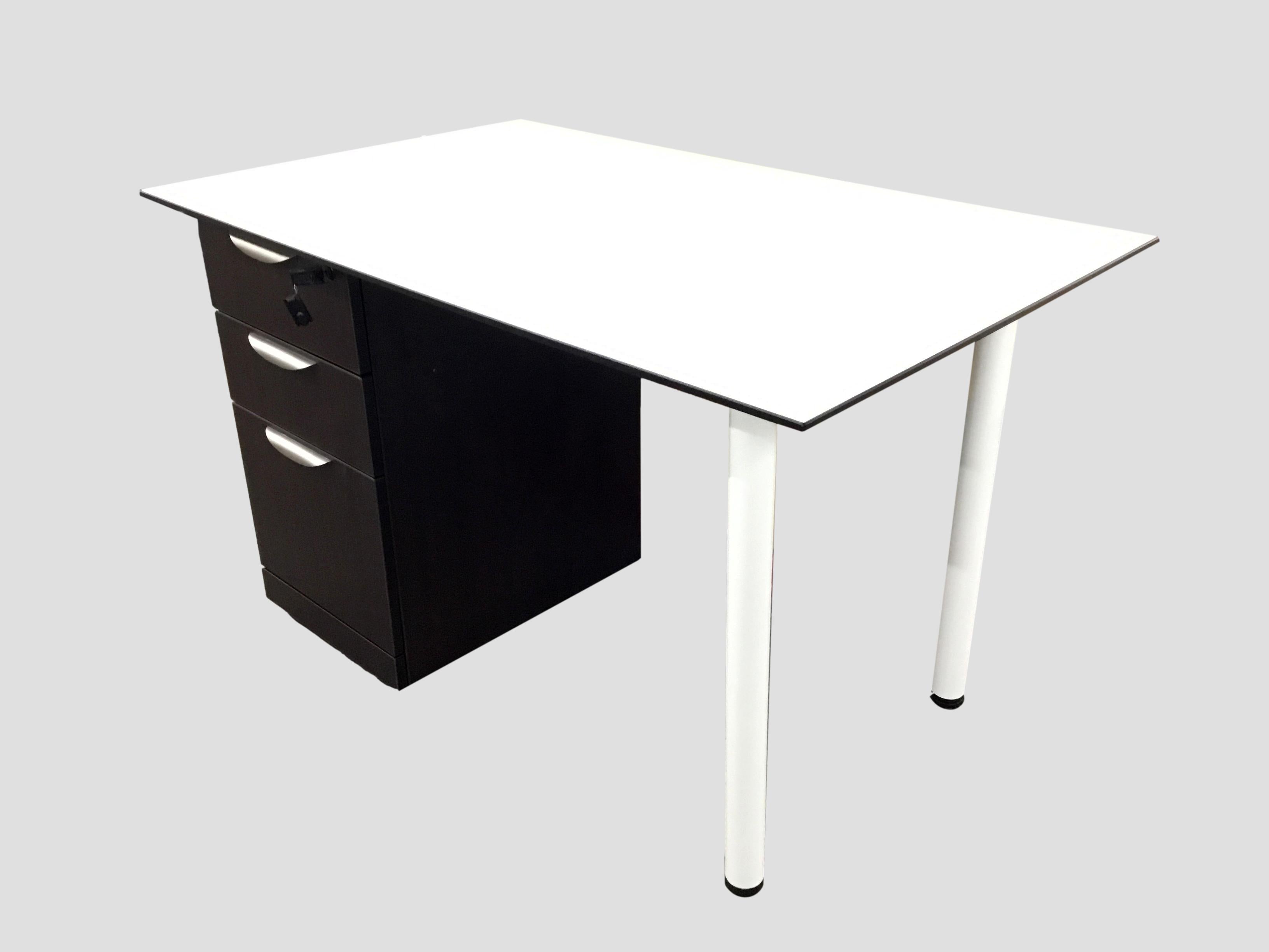 Office Source White/Espresso Beveled Edge Surface With B/B/F Pedestal - 30" x 48"