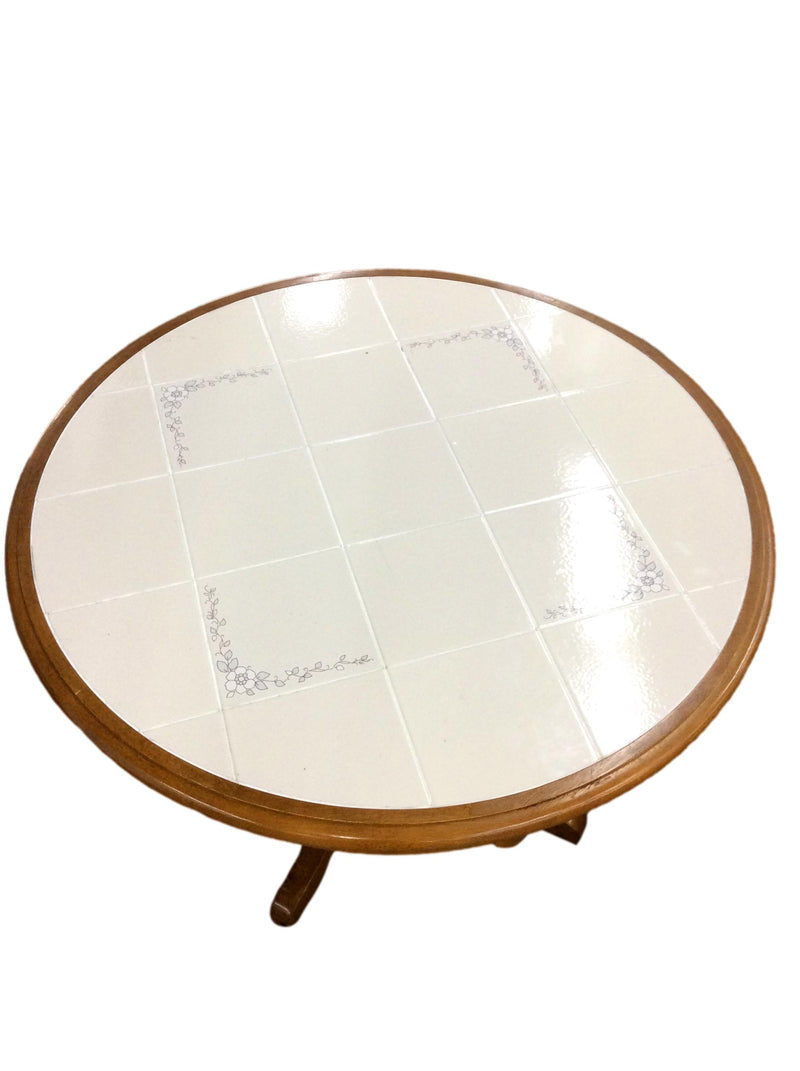 Pre-Owned White Tile Surface Round Table - 42"R