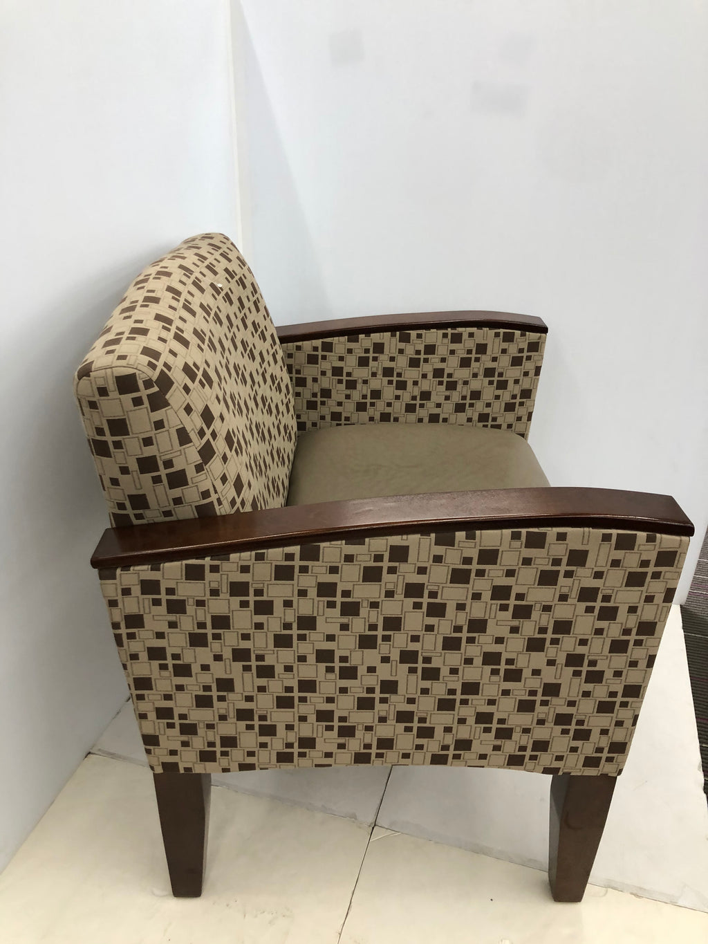 Lesro Lounge - Belmont Collection