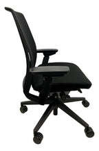 Pre-Owned Steelcase Think 465 Series Mesh-Back (465A300) Office Work Chair - Black